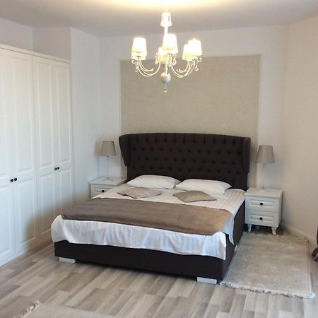 Vila Royal Urziceni Zewnętrze zdjęcie
