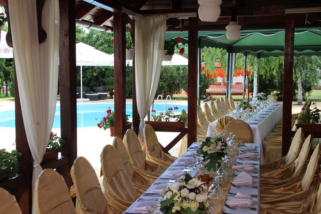 Vila Royal Urziceni Zewnętrze zdjęcie