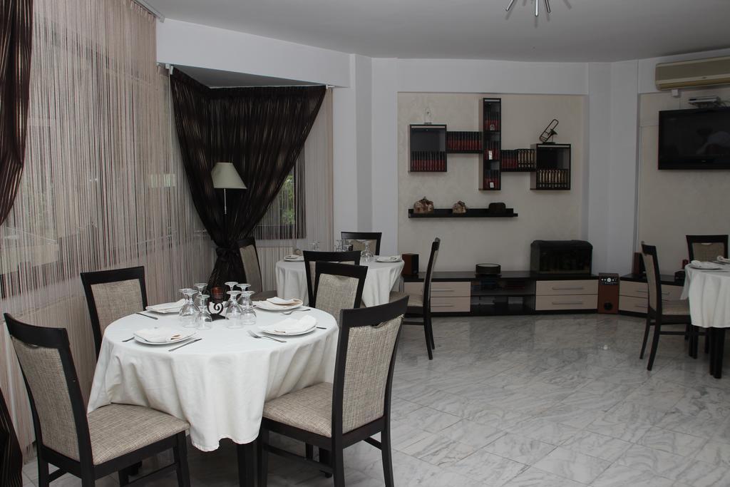 Vila Royal Urziceni Zewnętrze zdjęcie